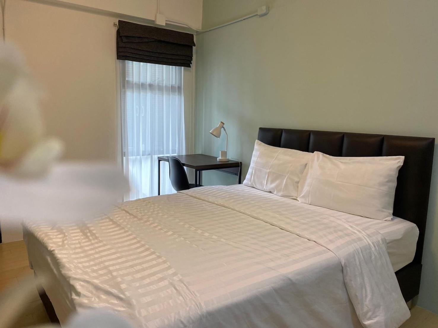 Baan Ploy In (Adults Only) Hostel Чиангмай Екстериор снимка