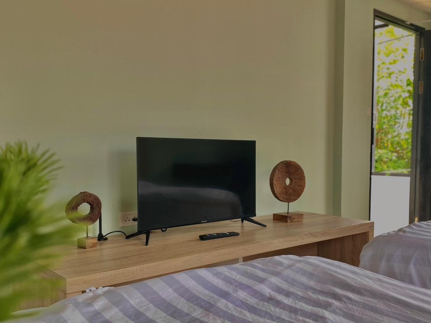 Baan Ploy In (Adults Only) Hostel Чиангмай Екстериор снимка