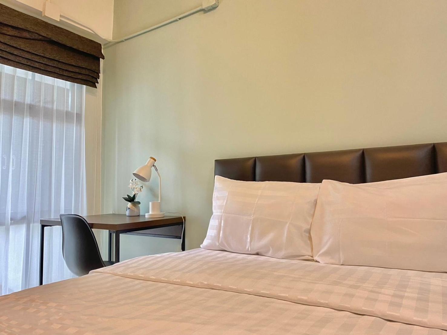 Baan Ploy In (Adults Only) Hostel Чиангмай Екстериор снимка
