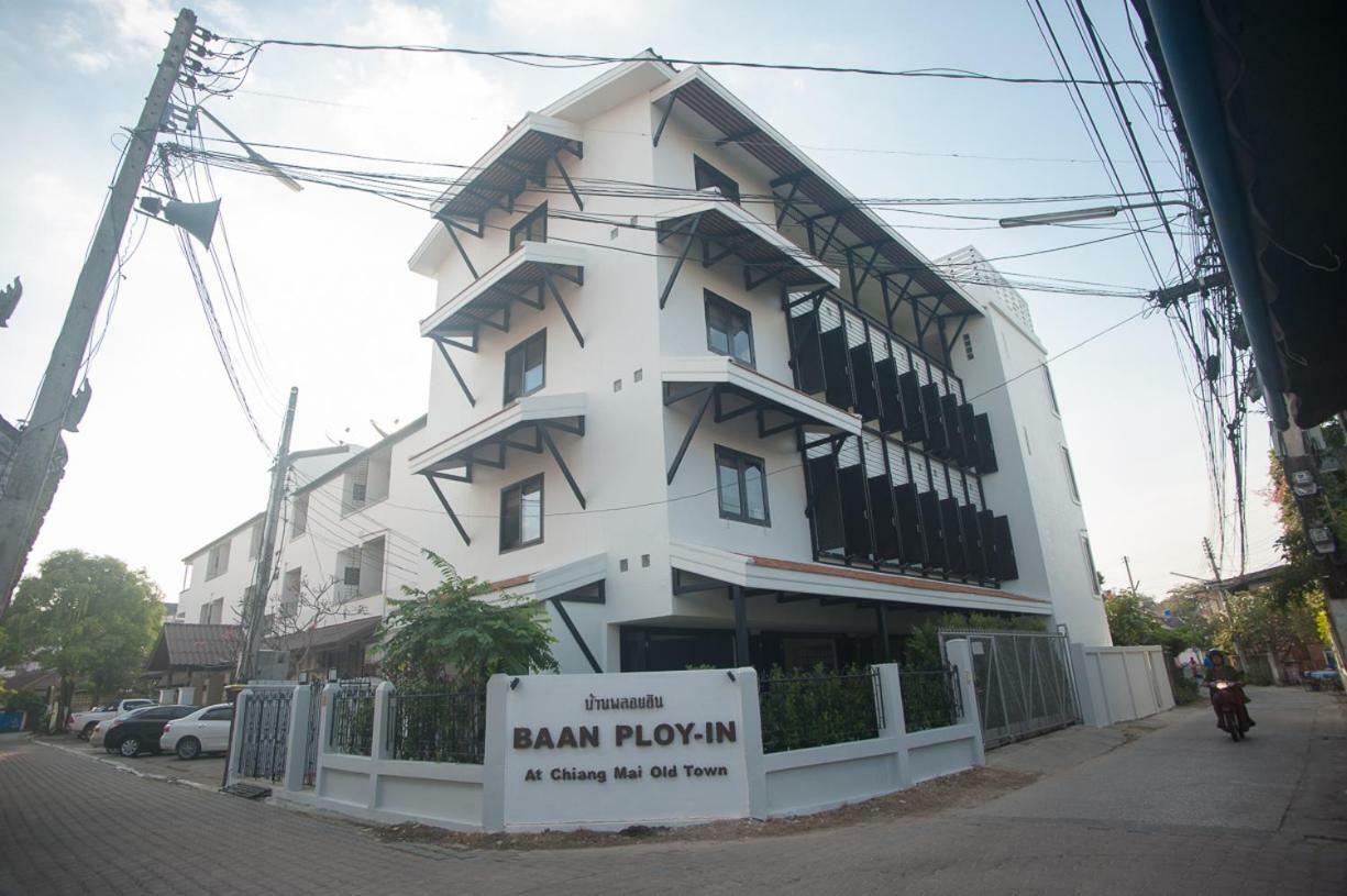 Baan Ploy In (Adults Only) Hostel Чиангмай Екстериор снимка