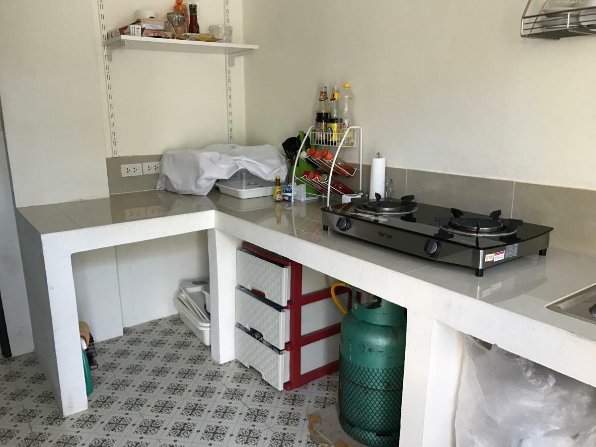 Baan Ploy In (Adults Only) Hostel Чиангмай Екстериор снимка